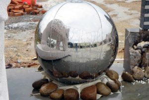 Edelstahlkugel-brunnen