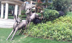 Rehe Edelstahl Skulptur