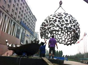 Skulptur Fertigung Montage